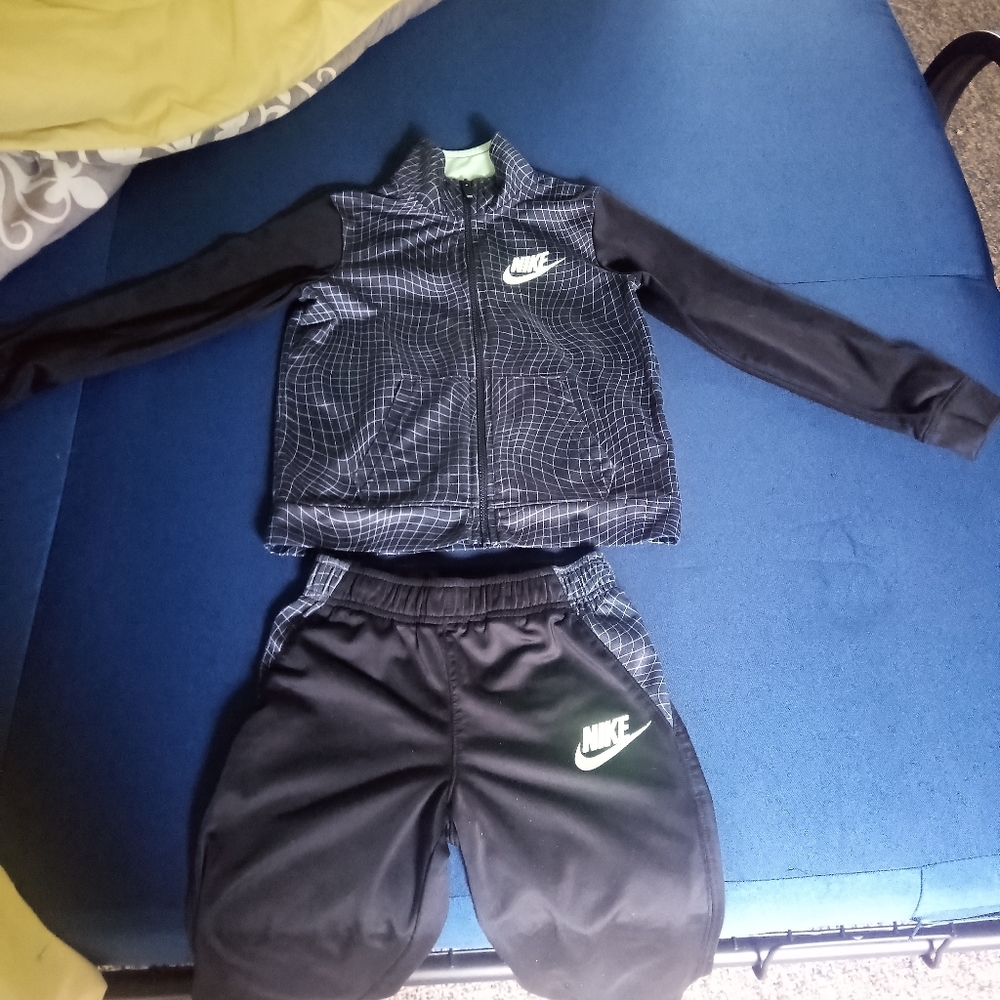 Nike kids joggers